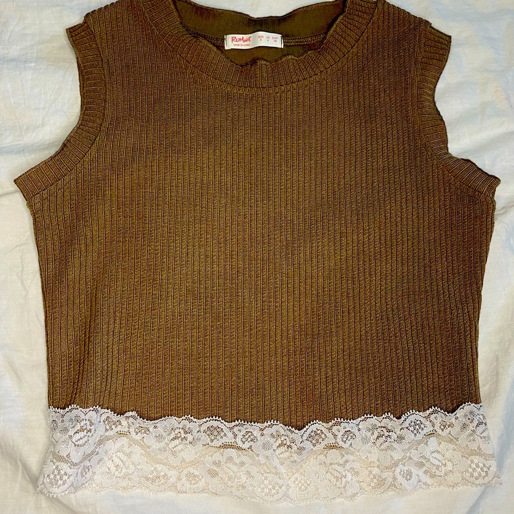 Brown Lace Top🤎